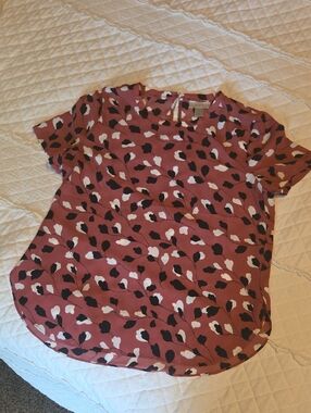 LOFT Mauve Floral Short Sleeve Blouse with Black & White Petal Print